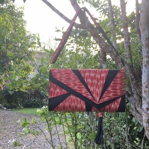 Red Black Abaca T’nalak Ikat Prism Tassel Clutch
